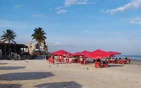 Kitnet Centro Mongaguá Beira Mar - com garagem